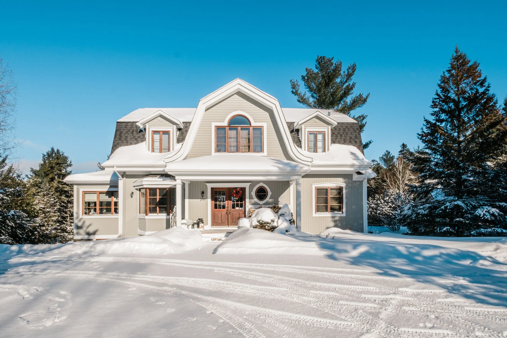 Luxury Cottage Rentals in Canada