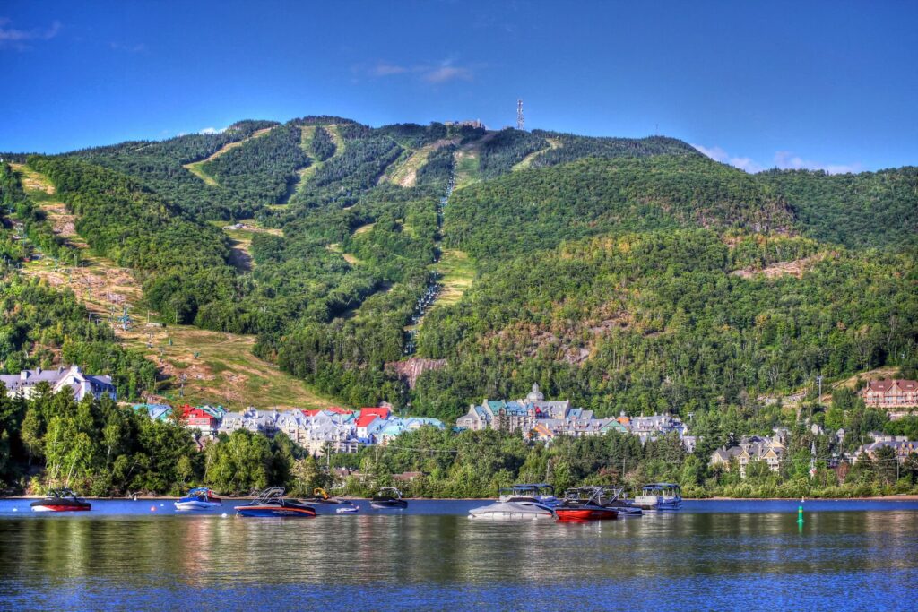 Mont-Tremblant vue d'un lac